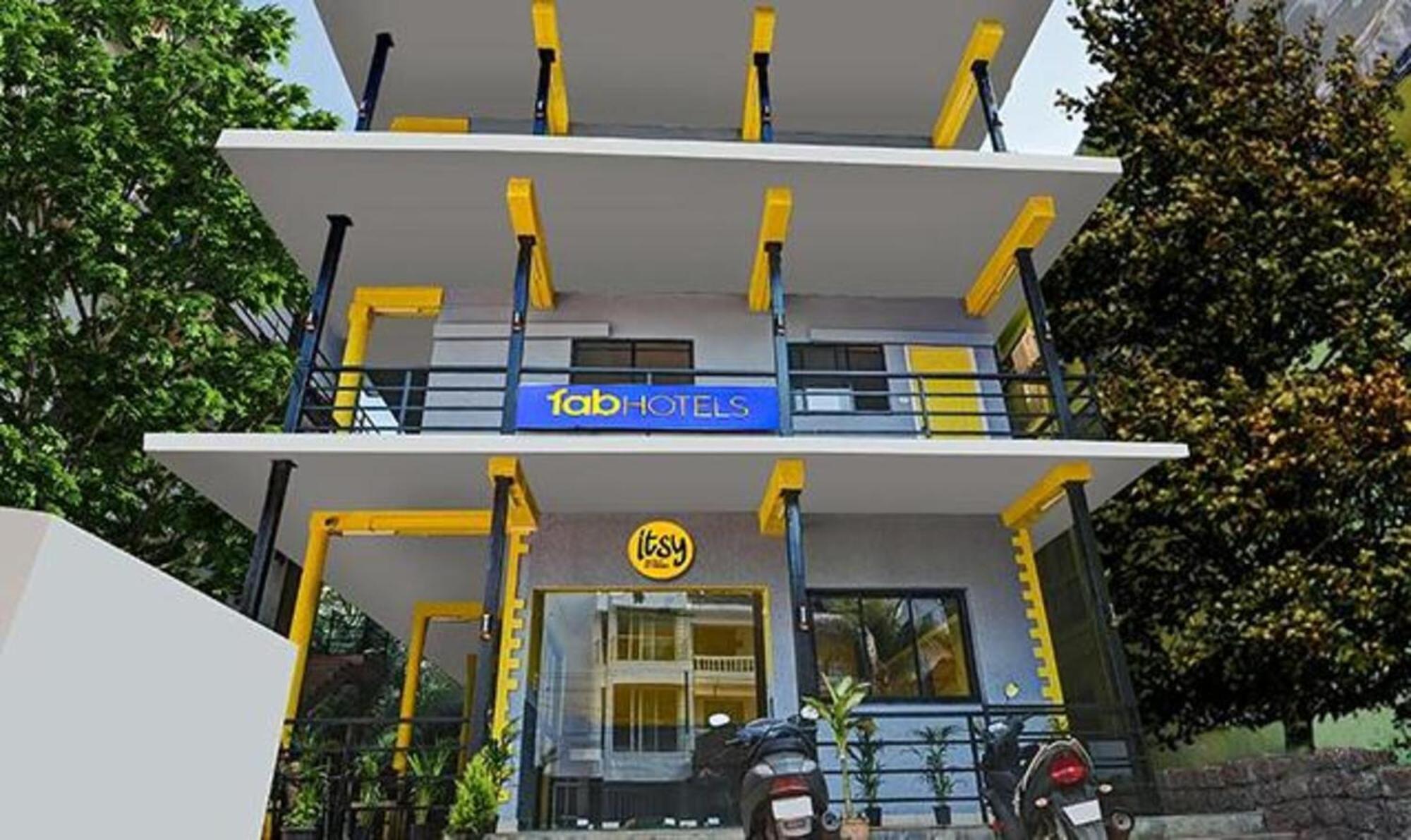 Fabexpress 29 Beach House, Morjim Beach Exterior foto